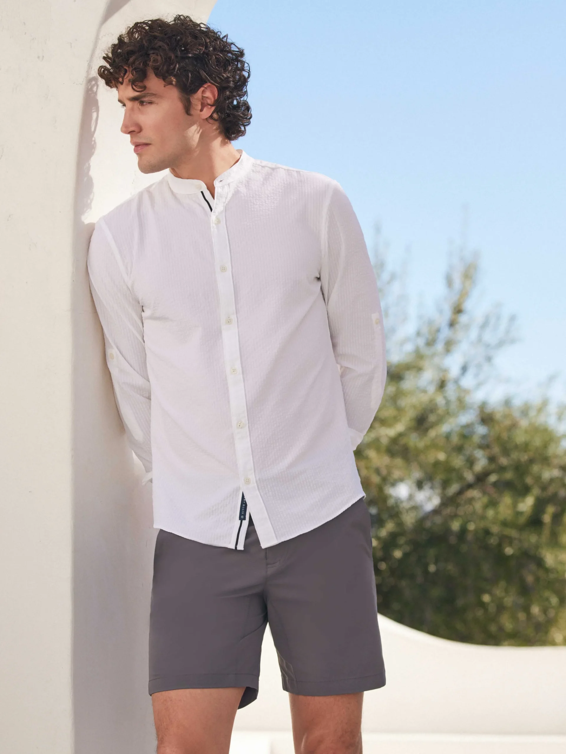 CLEARANCE Untucked Total Stretch Slim Fit Seersucker Shirt - White