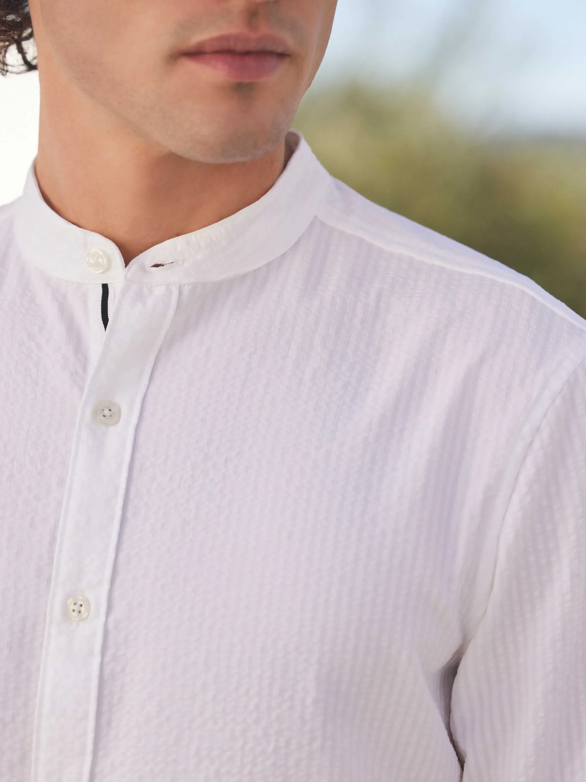 CLEARANCE Untucked Total Stretch Slim Fit Seersucker Shirt - White